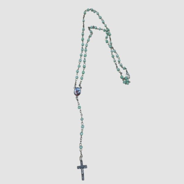 Producto - ROSARIO CHICO CON CUENTAS VERDES CON CENTRO SAN MIGUEL ARCANGEL - ROS#93
