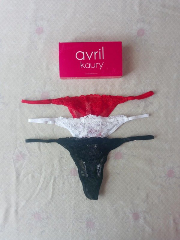 Avril Kaury - Art 100 - T Único - Varios