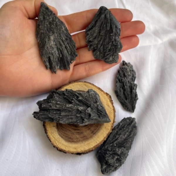 Producto - Cianita Negra - Mediana