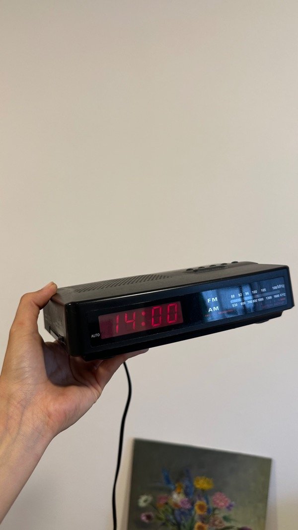 Producto - Radio reloj Sanyo