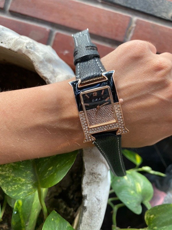 Producto - Reloj Dama fondo brillante