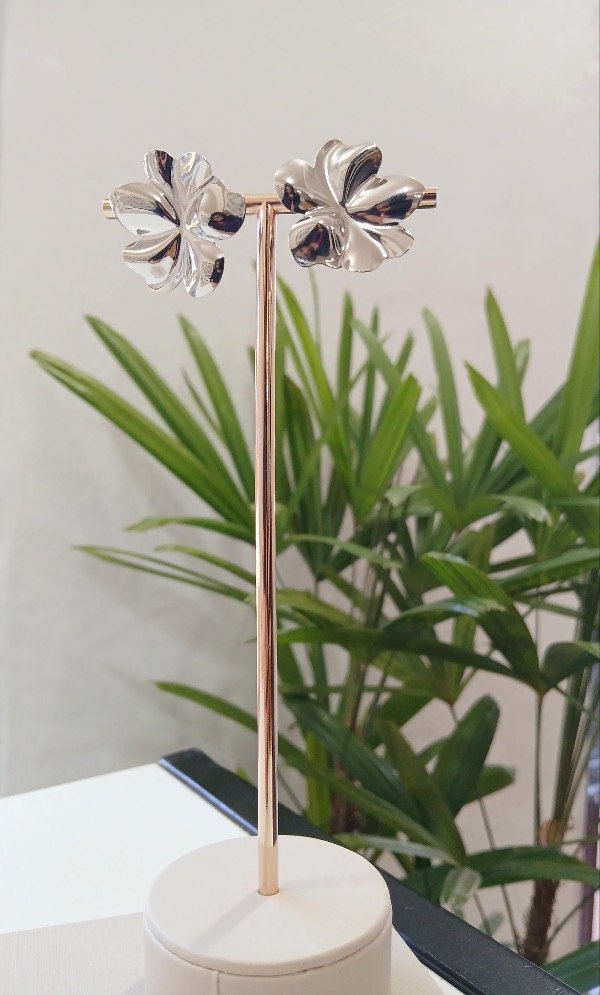 Producto - Aros Flor colección orgánica laminados en rodio