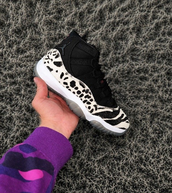 Producto - JORDAN RETRO 11 ANIMAL INSTINCT