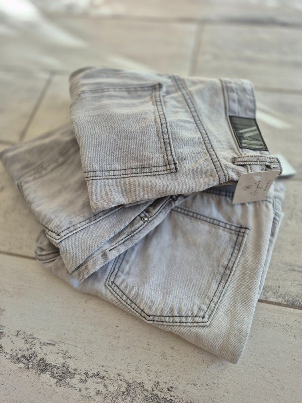 Producto - Mom Acid Gris