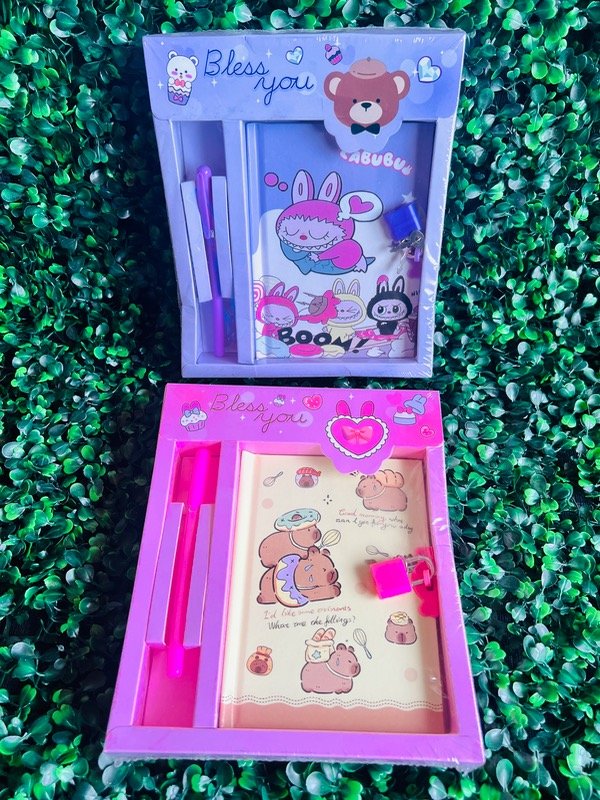 Producto - Diario labubu y capibara con lapicera y candado en cajita