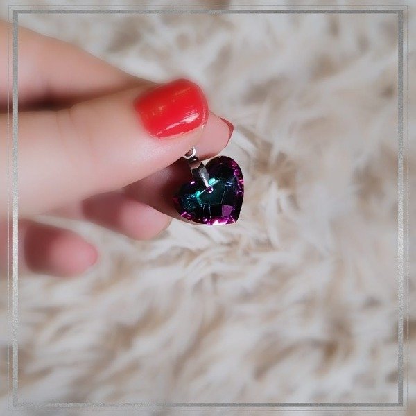 Producto - Dije corazon cristal (fucsia tornasol verde)