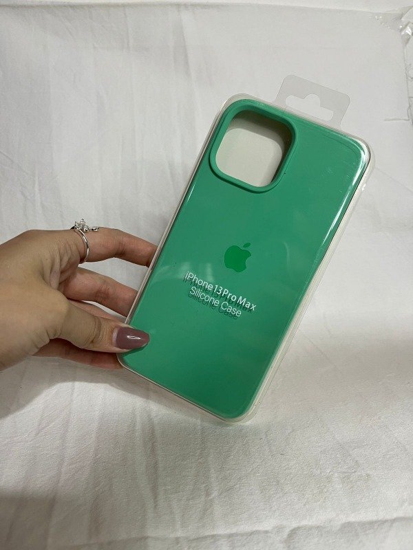Producto - Iph 13 pro max silicona con felpa case verde