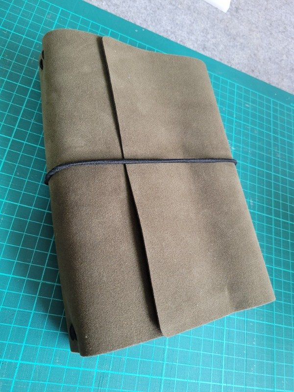 Producto - Midori Gamuza Eco A5 (15x21) Oliva - 1