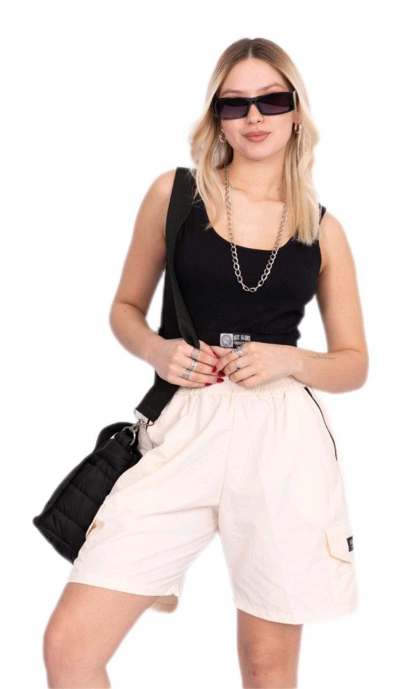 Producto - BERMUDA PARACHUTE NOT ALONE CREMA