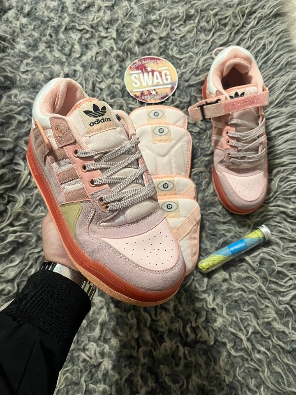 Producto - FORUM LOW FT BAD BUNNY PINK