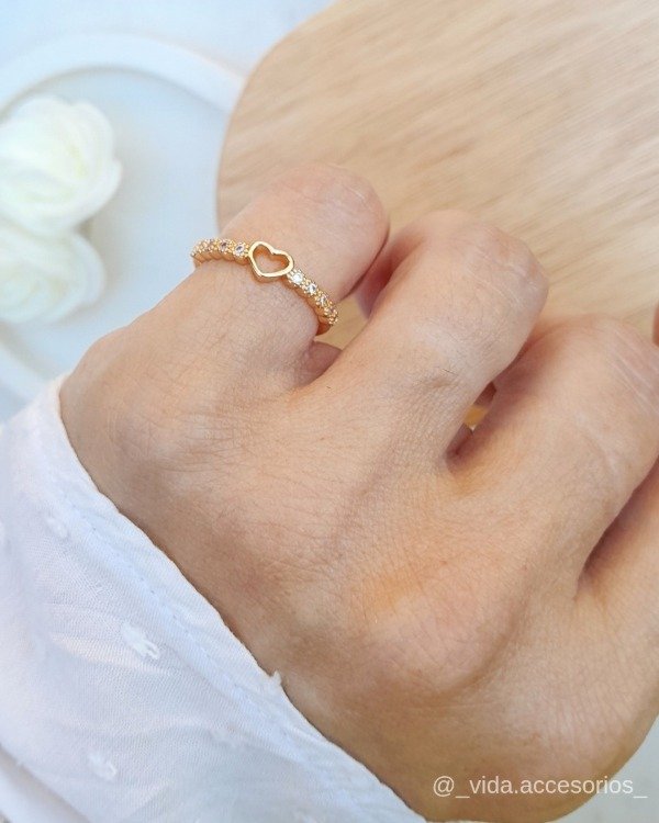 Producto - Anillo dorado con corazón calado