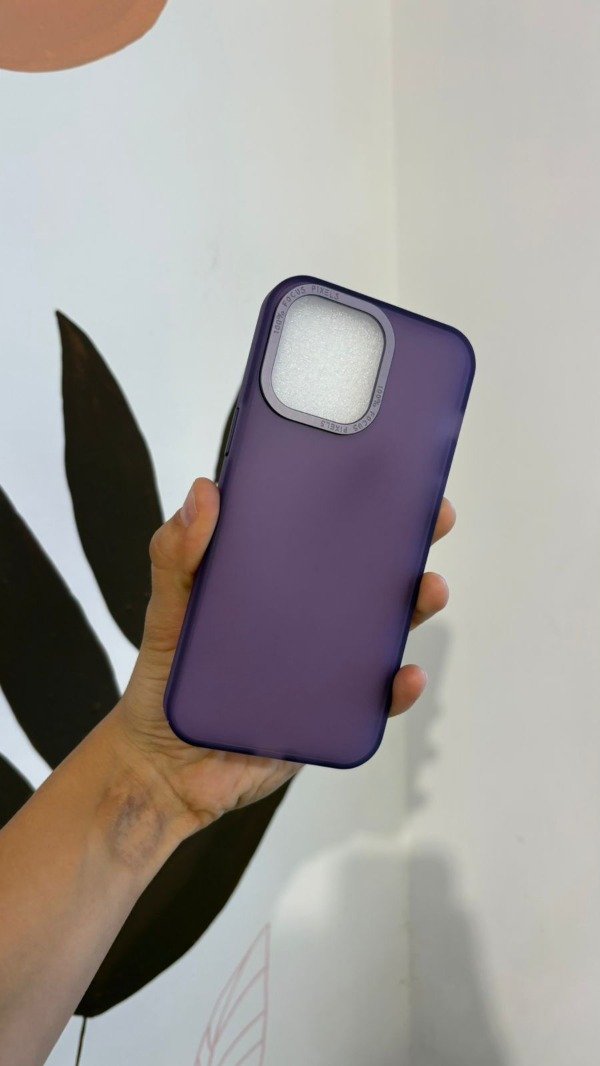 Producto - Funda MATTE Violeta (Iphone 14 Pro Max)