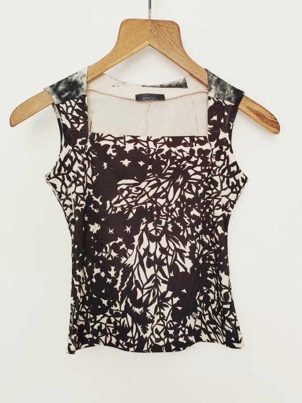 Producto - Musculosa Fusión - base blanca estampa Enredadera-