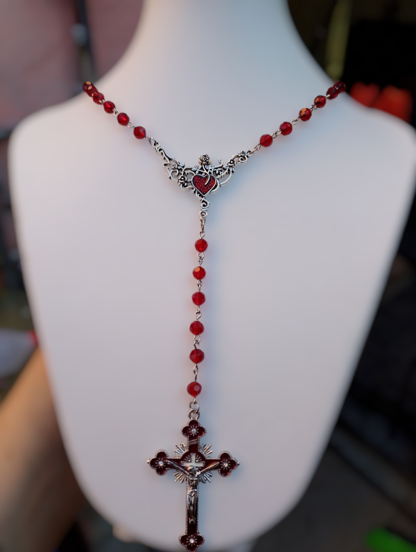 Producto - Rosario gótico cruz roja (1 en stock)