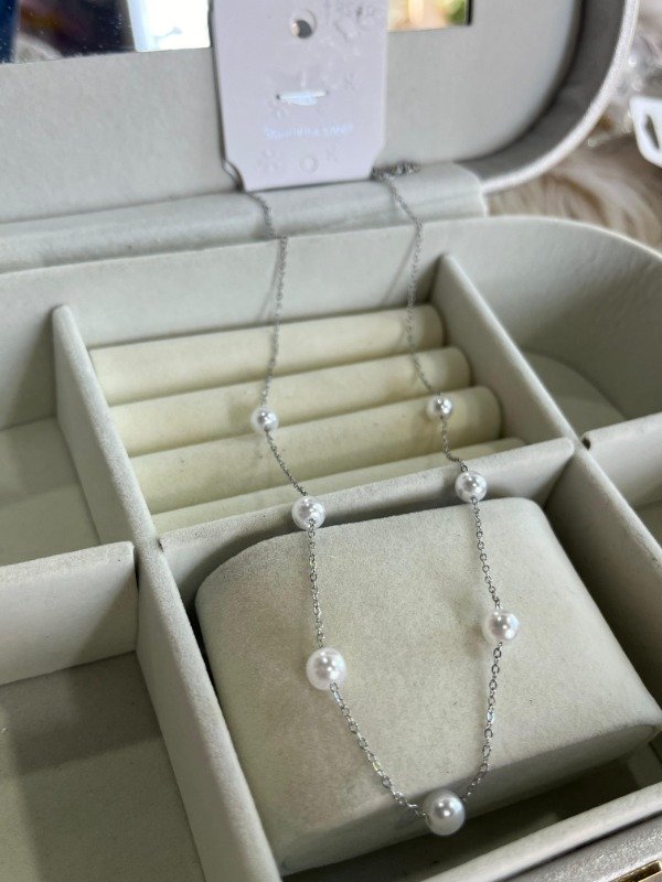 Producto - Collar perlas distantes