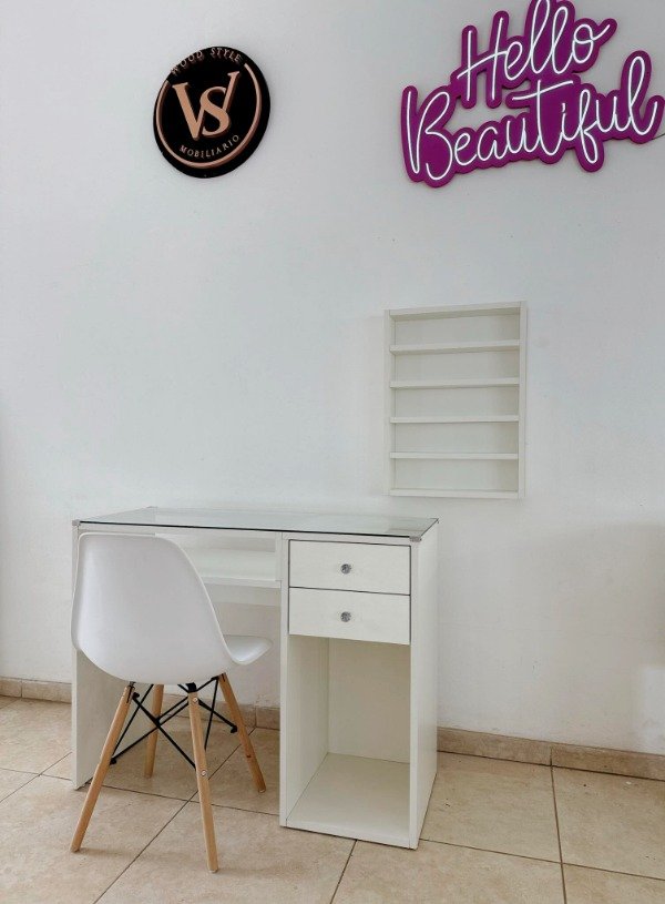 Producto - Combo para manicura mesa Tokio + esmaltero + Silla nordica