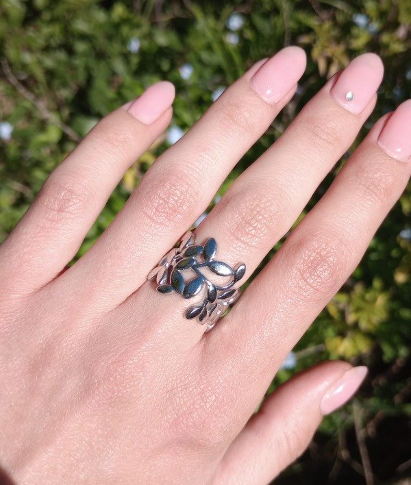 Producto - Anillo Grande Hojas