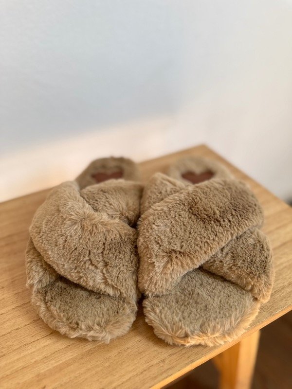 Producto - Pantuflas abiertas bienestar cruzadas beige
