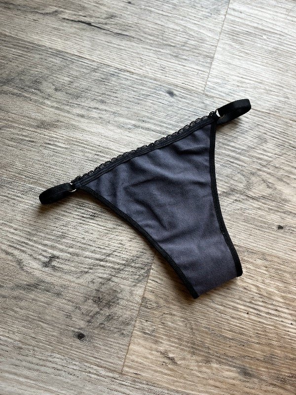 Producto - TANGA GRIS ALG