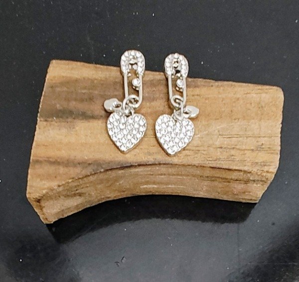 Producto - Aros Alfiler Corazones Cubik