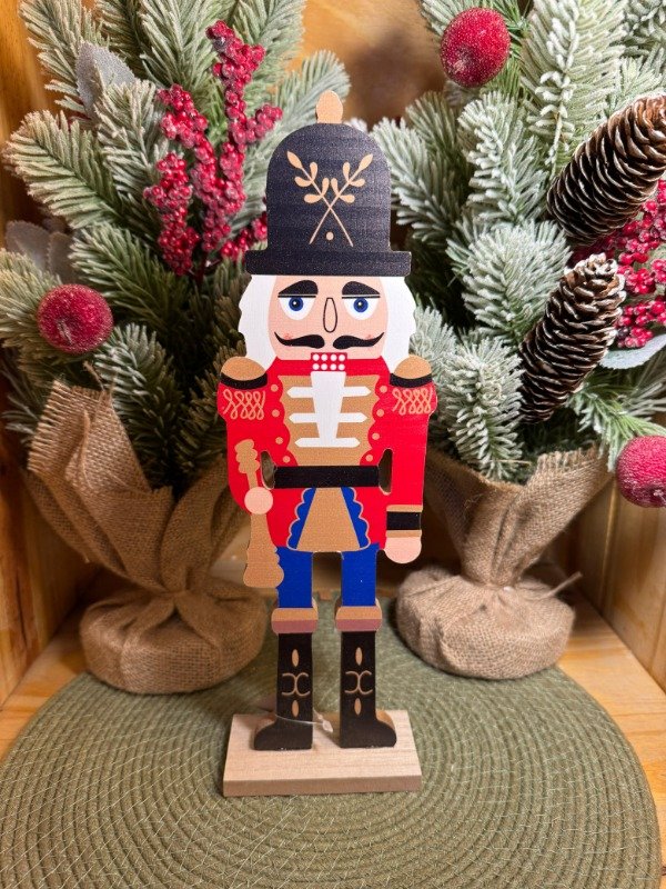 Producto - Cascanuez MDF 30 cm - sombrero (Efectivo: 10.000)