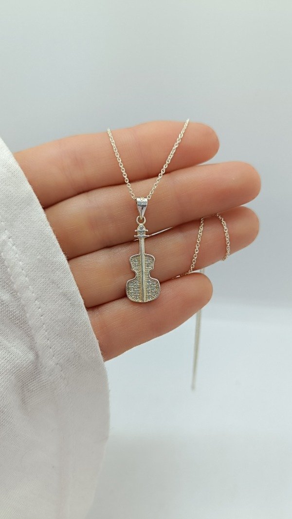 Producto - Violín con Cubics (Opción con Cadena)