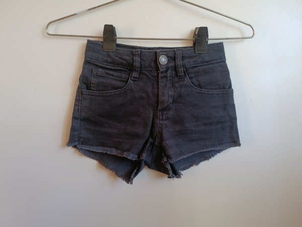 Producto - SHORT DE GABARDINA NEGRO MARCA KOSIUKO TALLE 8