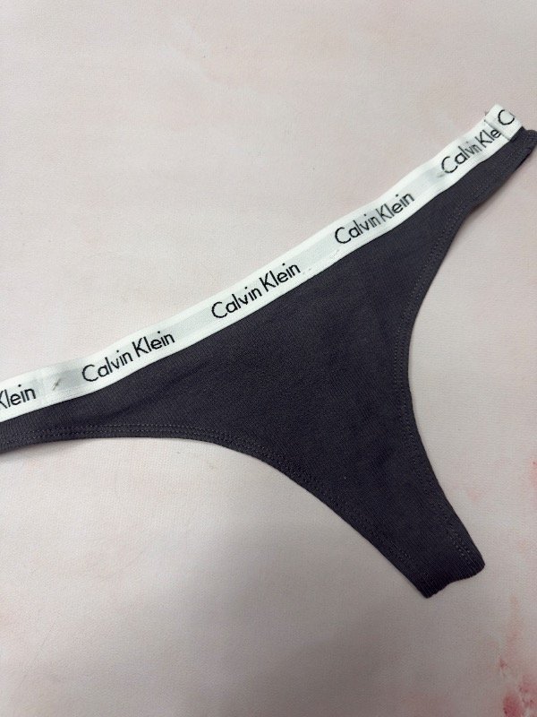 Producto - Less Calvin Klein morley gris oscuro 01576