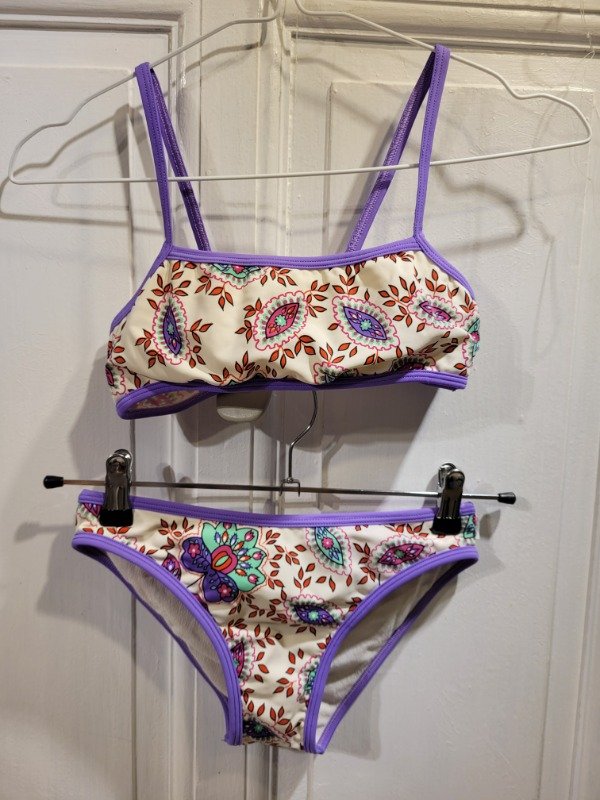 Producto - Bikini KYD blanca y violeta Talle 16 años - PRECIO: 12X