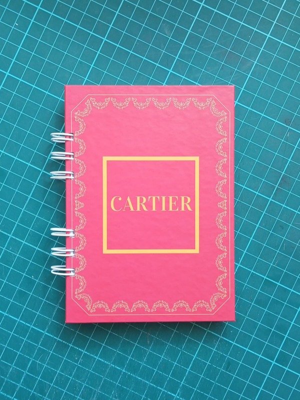 Producto - CARTIER: Libreta A6 - LEYENDAS DE LA MODA