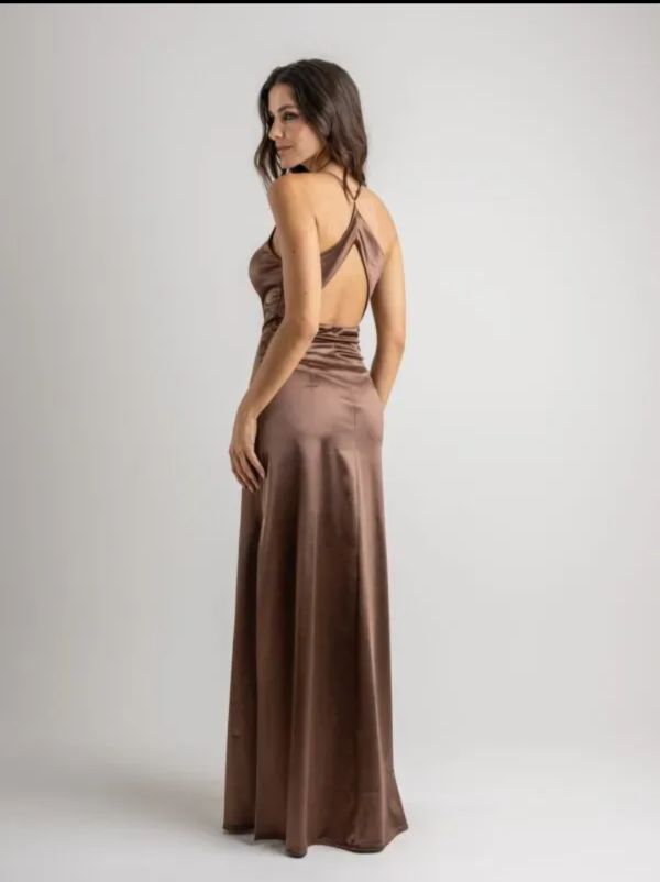 Producto - Vestido Largo Satinado con Tajo y Escote Cut Out - 7