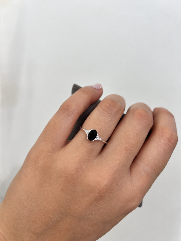 Producto - Anillo de plata 925 con strass y piedra negra