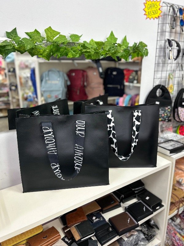 Producto - Bolso liso con correa estampada sin bolsillos
