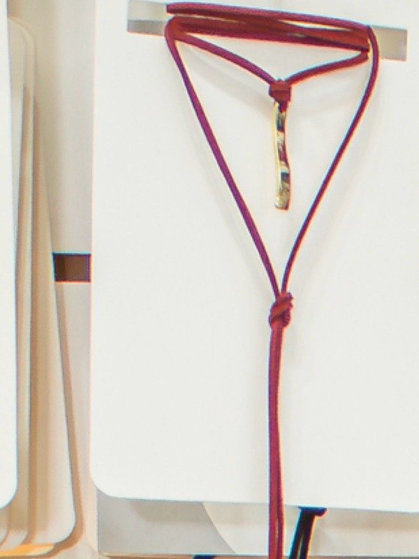 Producto - Coleccion Aniversario - Collar de gamuza rojo con colgante