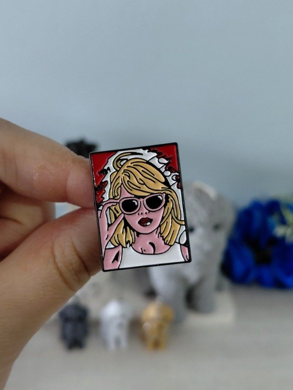Producto - Pin metalizado - Taylor Swift #2548