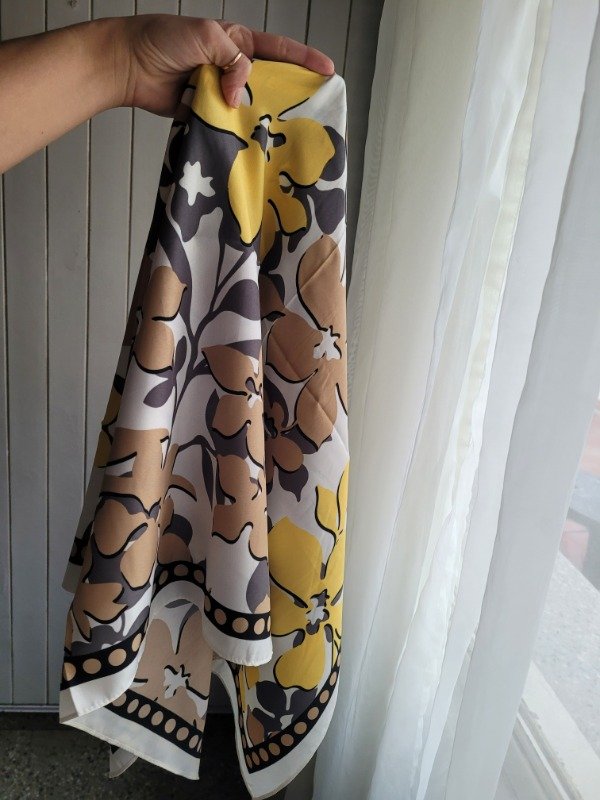 Producto - Pañuelo Luz 90x90 - 1
