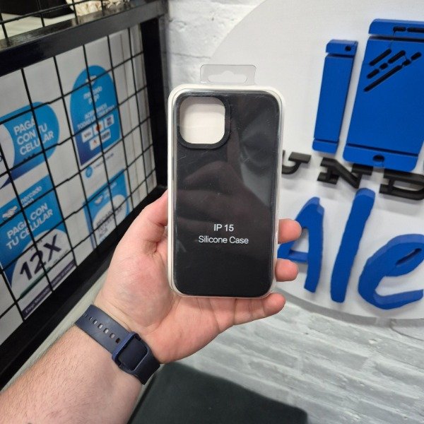 Producto - Silicone Case Negra - iPhone 15