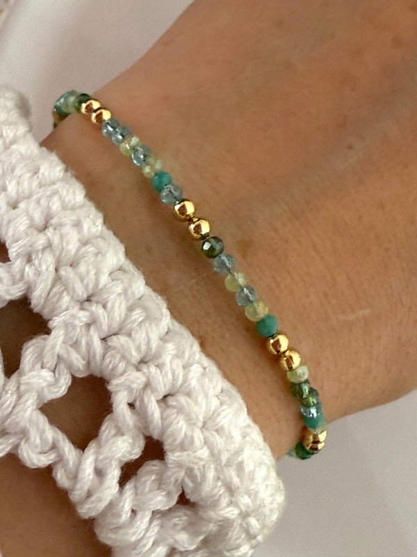 Producto - PD117 Pulsera piedritas y bolitas acero dorado