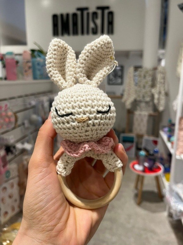 Producto - Sonajero Conejo tejido con volado
