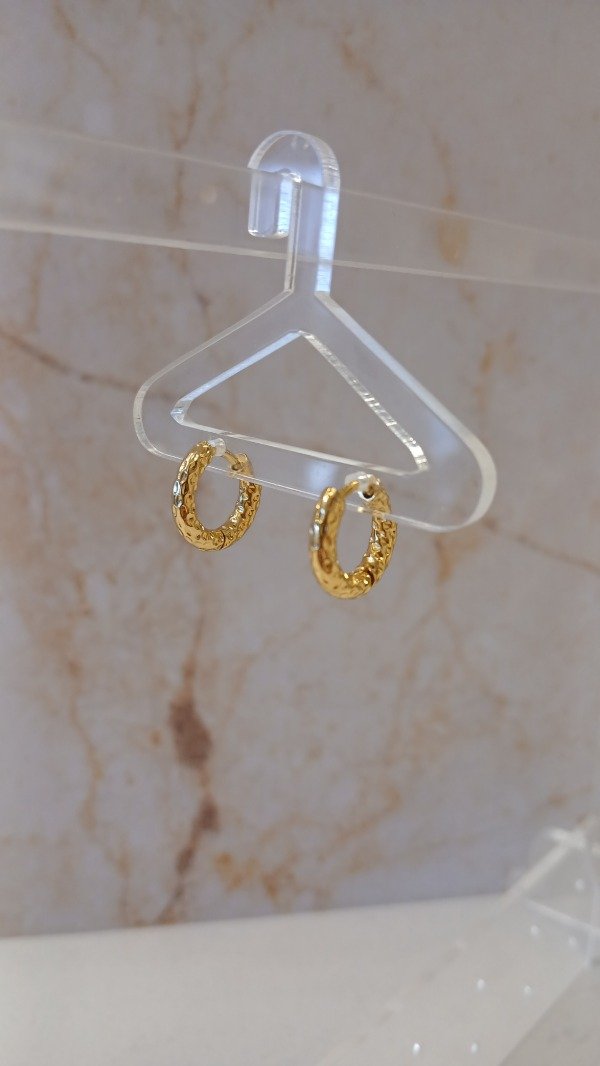 Producto - Argolla bisagra labrada gold