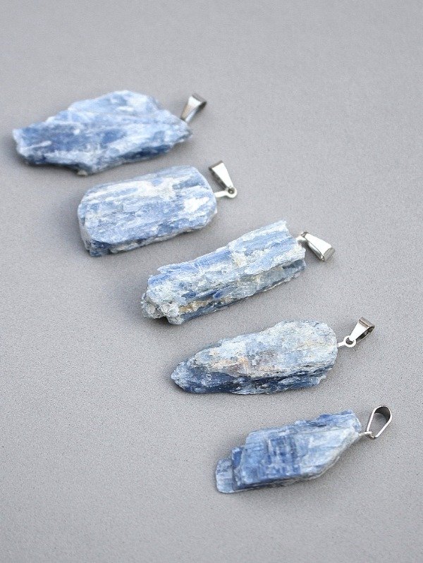 Producto - Dije Cianita Azul en Bruto