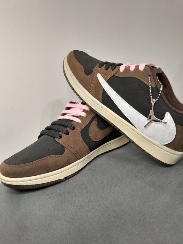 Producto - Nike Jordan x Travis Scott