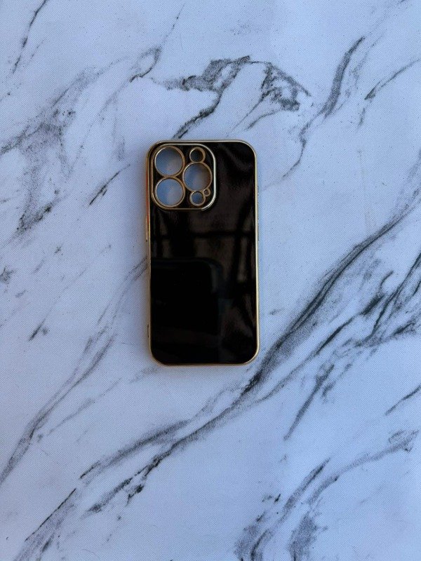 Producto - Negra borde dorado