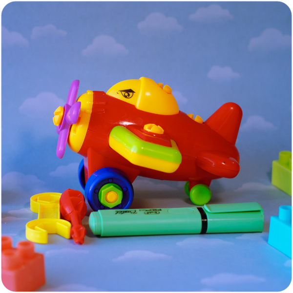 Producto - Avión Desarmable con Herramientas