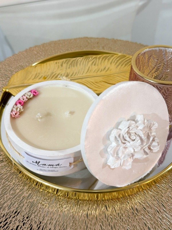 Producto - Vela cuenco grande tapa con flores blanco perlado MANDARINA