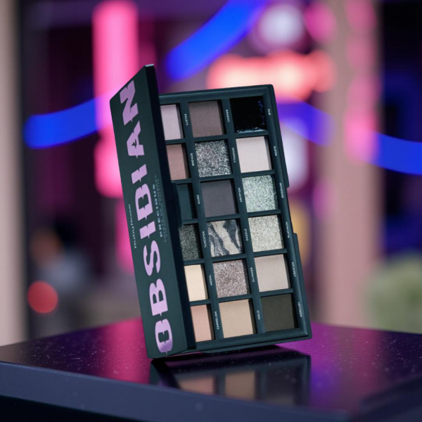 Producto - PALETA DE SOMBRA X18 TONOS OBSIDIAN - RUBY ROSE