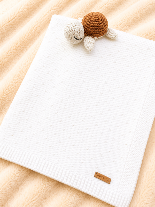 Producto - MANTA PINTITAS BLANCA