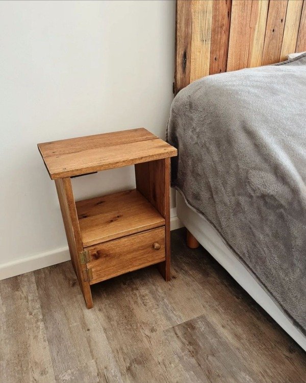 Producto - Mesa de Luz AURORA