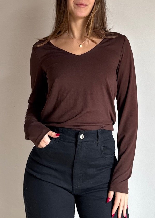 Producto - Remera Escote V