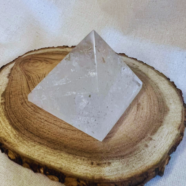 Producto - Piramide Cuarzo cristal 04